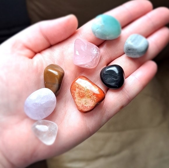 8 PC Beginners Earth Boho Chakra Crystal's Set - Picture 7 of 9